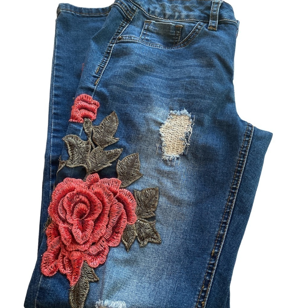 Boom Boom jeans embroidered distressed tapered ankles 5 pockets button/zip Sz 7